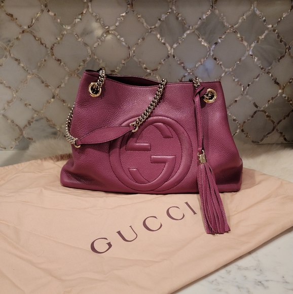 Gucci Handbags - Gucci medium chain soho tote